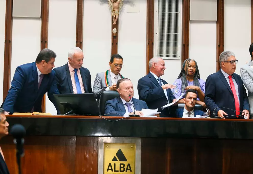Alba aprova Orçamento anual do Estado e várias proposições dos parlamentares