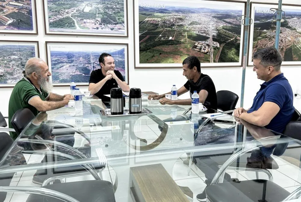 Prefeito de Brumado, Fabrício Abrantes, reforça diálogo com lideranças e discute melhorias para a zona rural e bairros da cidade