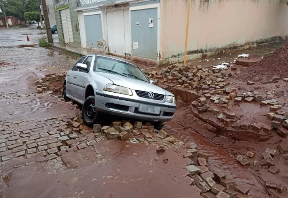 Chuva causa estragos em Brumado