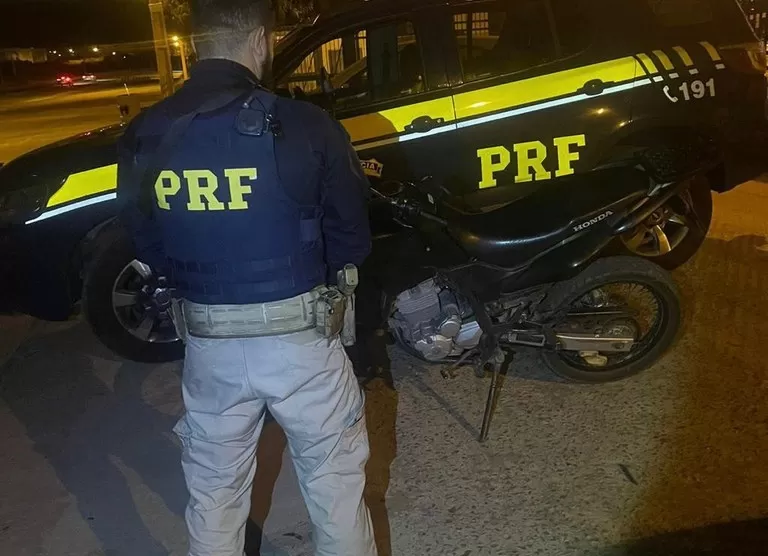 Em Guanambi (BA), PRF apreende motocicleta com sinais identificadores adulterados