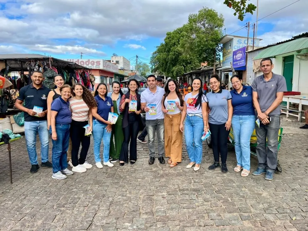 Brumado: CREAS e Conselho Tutelar promovem ação educativa sobre os 35 anos do ECA na feira livre