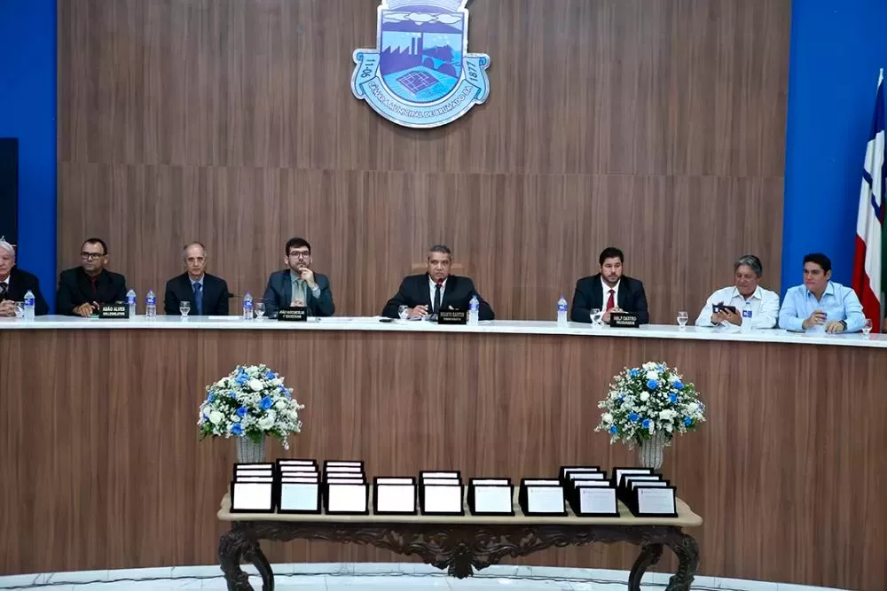 Sessão Solene na Câmara de Brumado entrega Título de Cidadão Brumadense