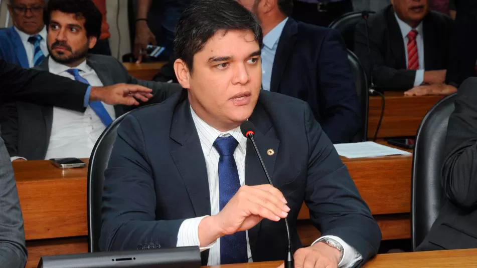 Vitor Bonfim propõe homenagem à desembargadora Cynthia Maria Resende