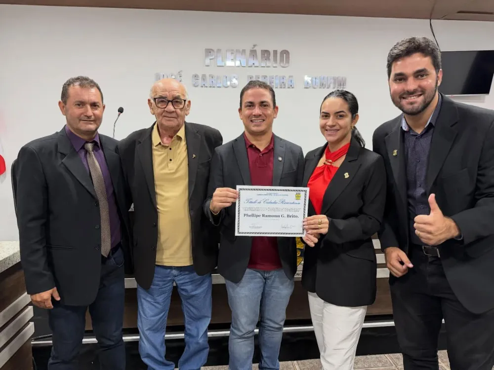 Prefeito de Ituaçu, Phellipe Brito, recebe título de Cidadão Riocontense na Câmara de Rio de Contas