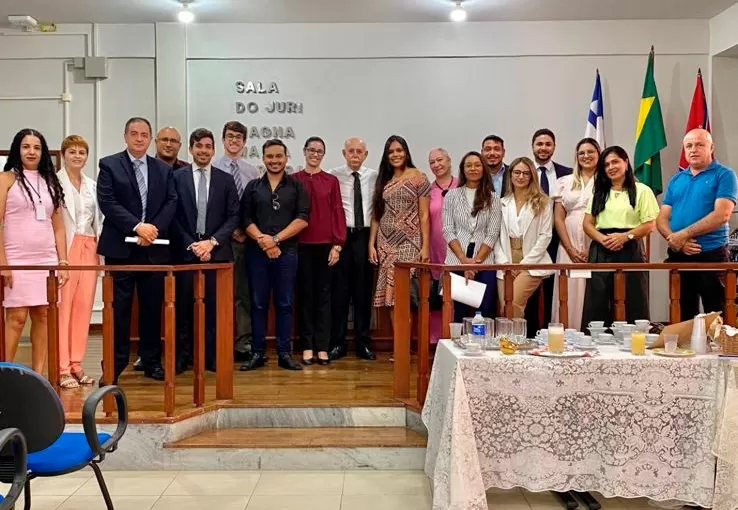 Desembargador Emílio Salomão Pinto Resedá lança projeto 'Entregando Esperança' em Brumado