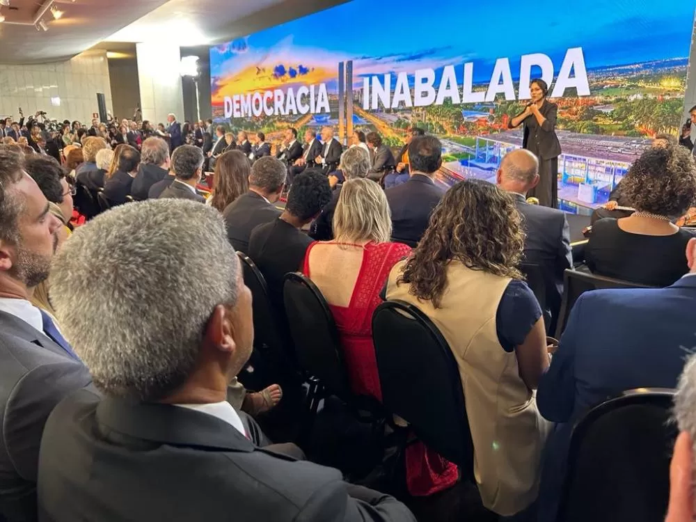 ‘Momento crucial para reafirmarmos a solidez da nossa democracia’, afirma Jerônimo, durante solenidade no Congresso Naciona