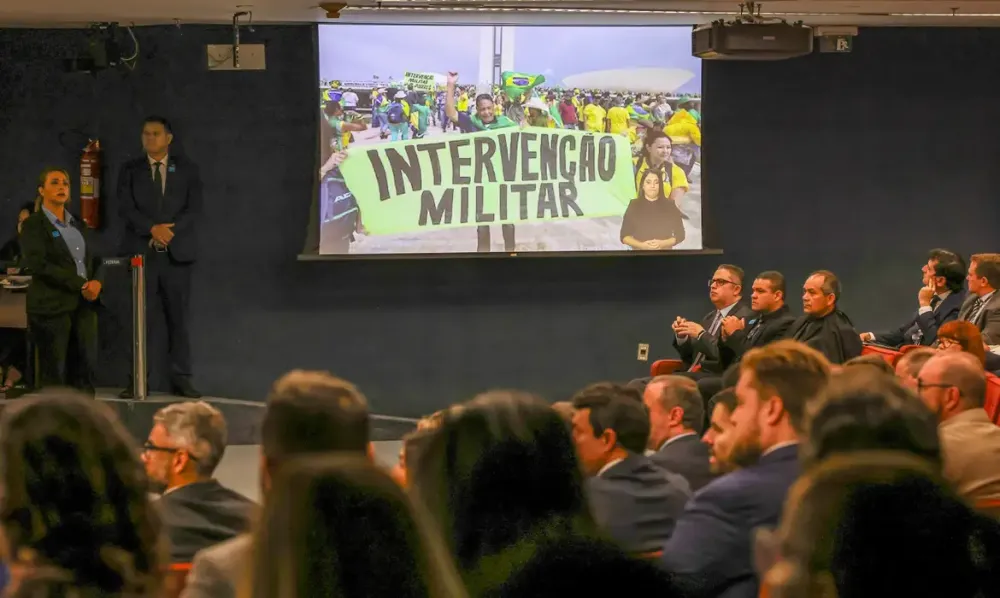 Depoimentos de Bolsonaro e sete réus ao STF começam na próxima segunda