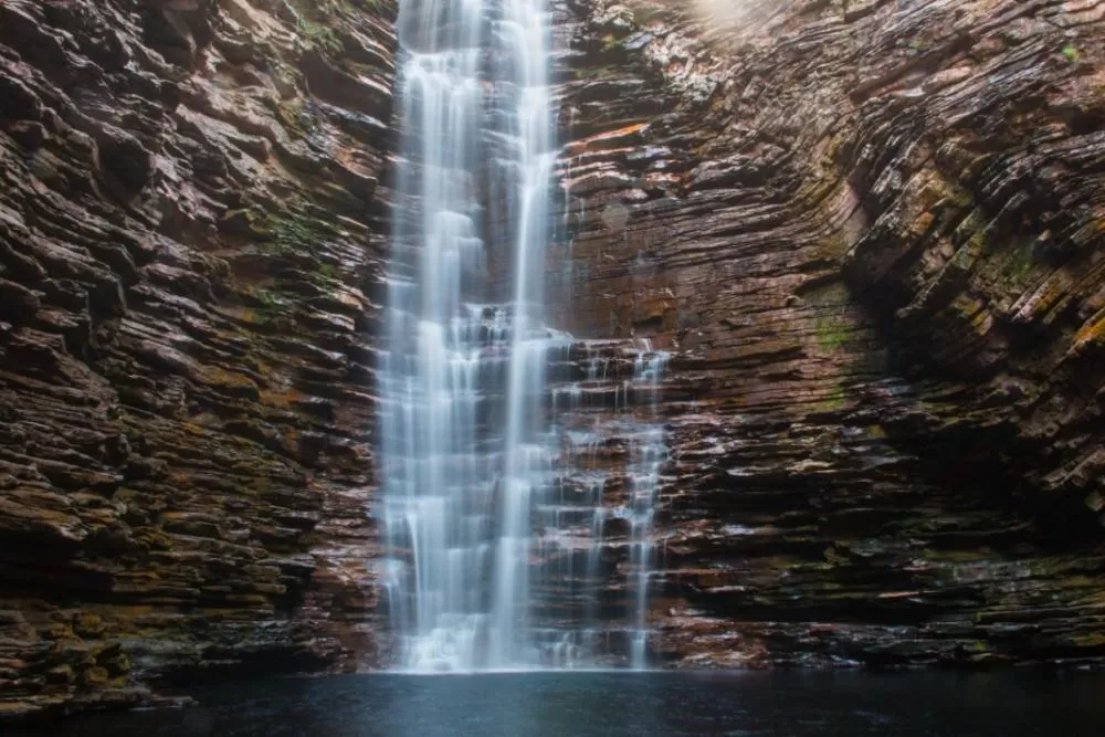 Cachoeira do Buracão atrai turistas à Ibicoara, na Chapada Diamantina