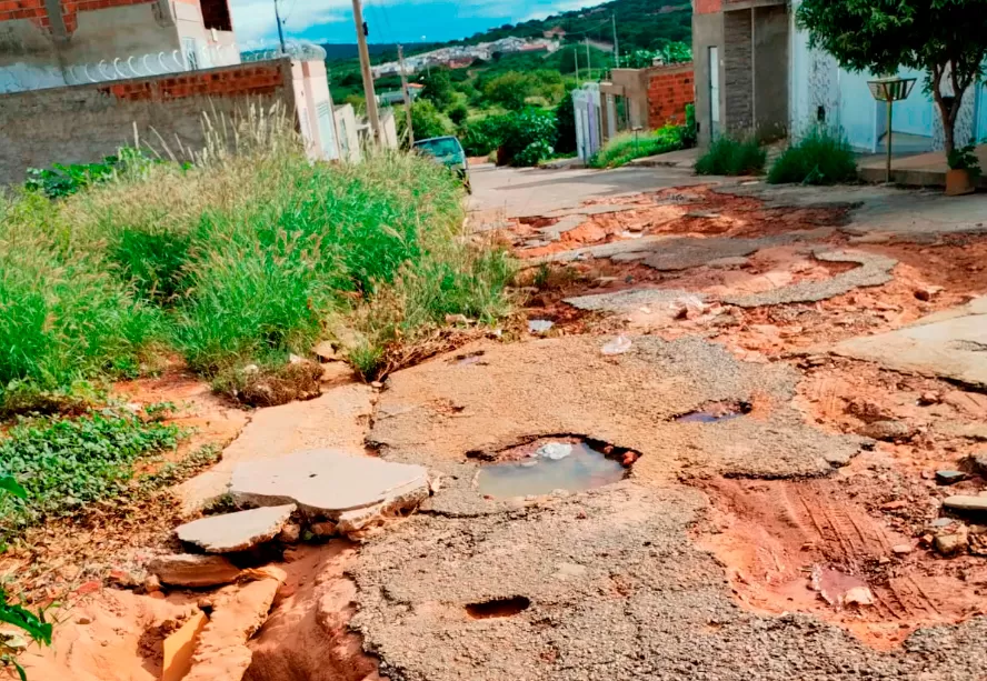 Moradores de Vivendas do Parque denunciam péssimas condições das vias em Brumado