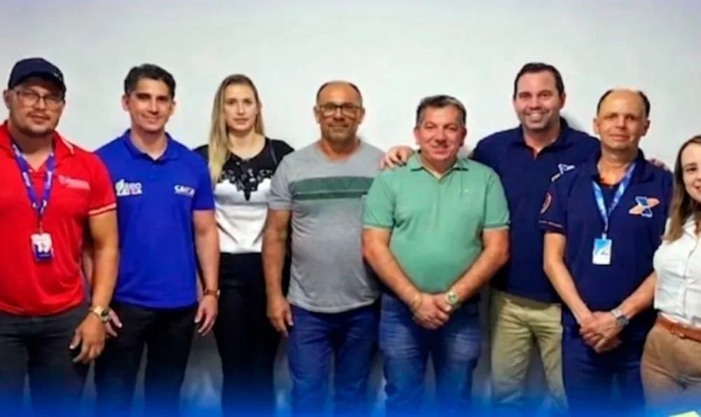 Prefeito discute instalação de posto da Caixa em Sussuarana, distrito de Tanhaçu