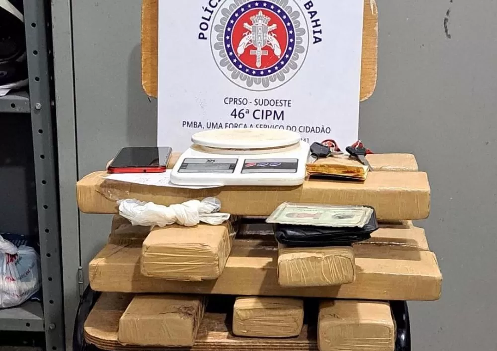 PETO da 46ª CIPM Apreende Grande Quantidade de Drogas no Bairro Beira Rio em Livramento