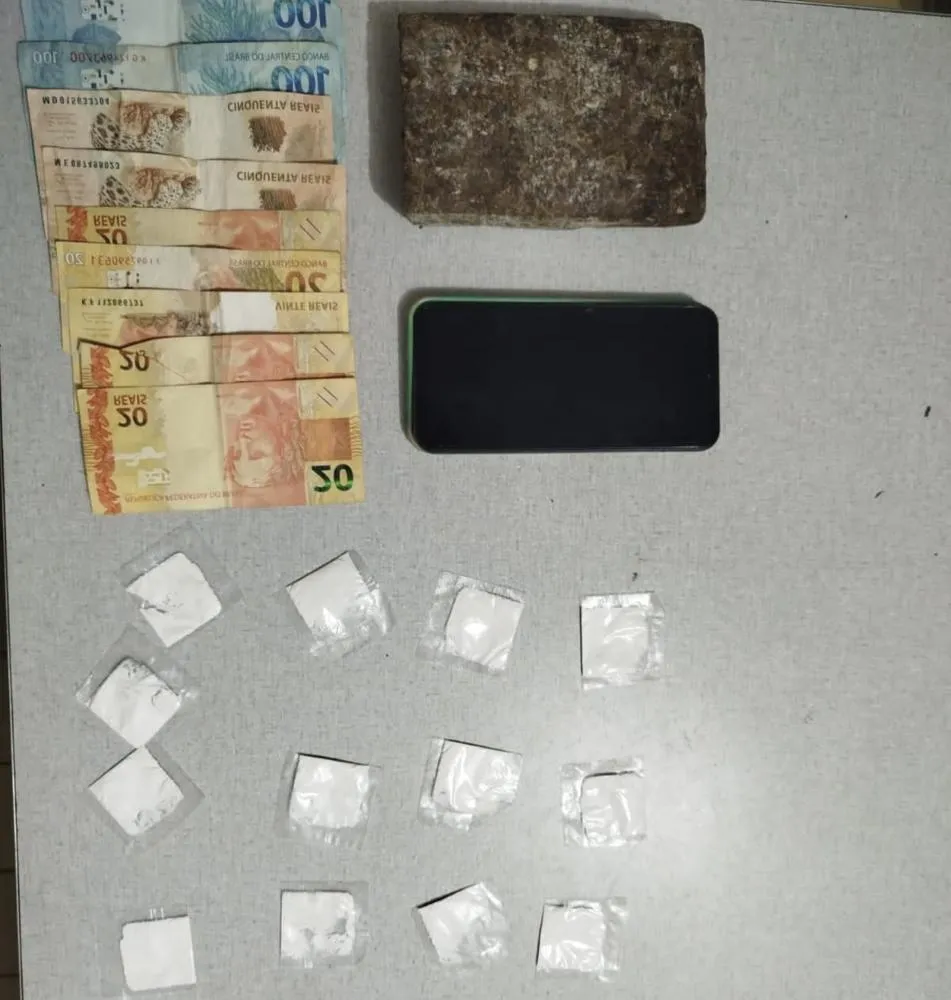 Polícia Militar prende suspeito de Tráfico de Entorpecentes em Macaúbas