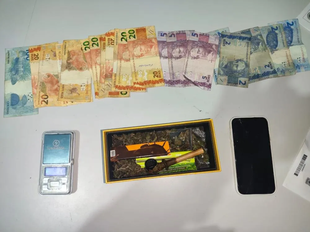 Polícia Rodoviária Estadual apreende entorpecente durante abordagem na BA-026, em Tanhaçu
