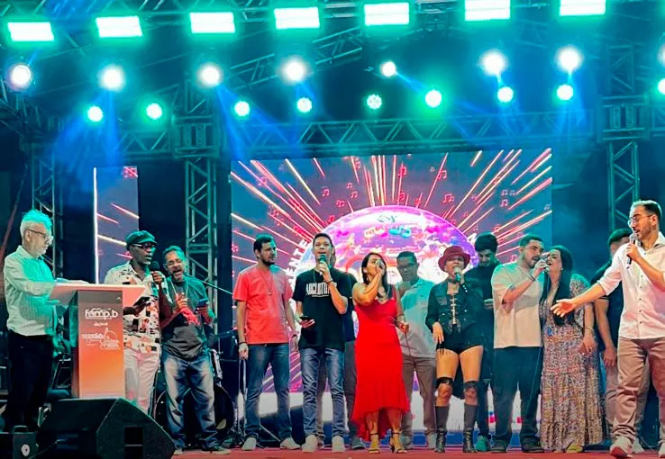 Festival de Música Popular Brumado reúne artistas locais e celebra a cultura na praça