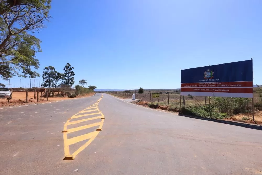 Em Licínio de Almeida, governador inaugura extensão de rede elétrica e pavimentação da BA-026