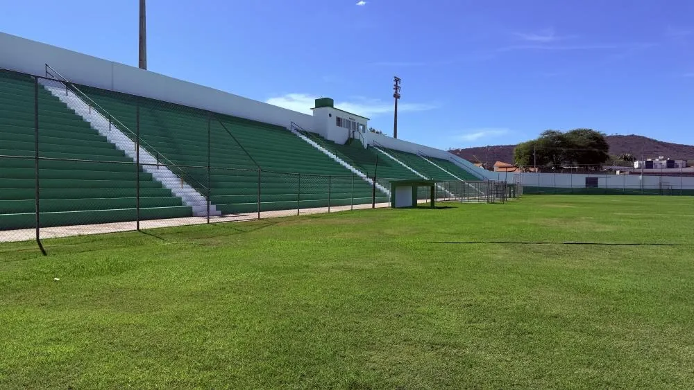 Brumado: Estádio Gilbertão passa por revitalização e recebe melhorias estruturais