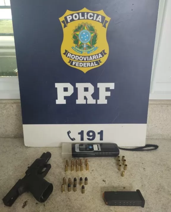 Embriaguez ao volante e porte ilegal de arma de fogo: Homem é detido pela PRF em Vitória da Conquista