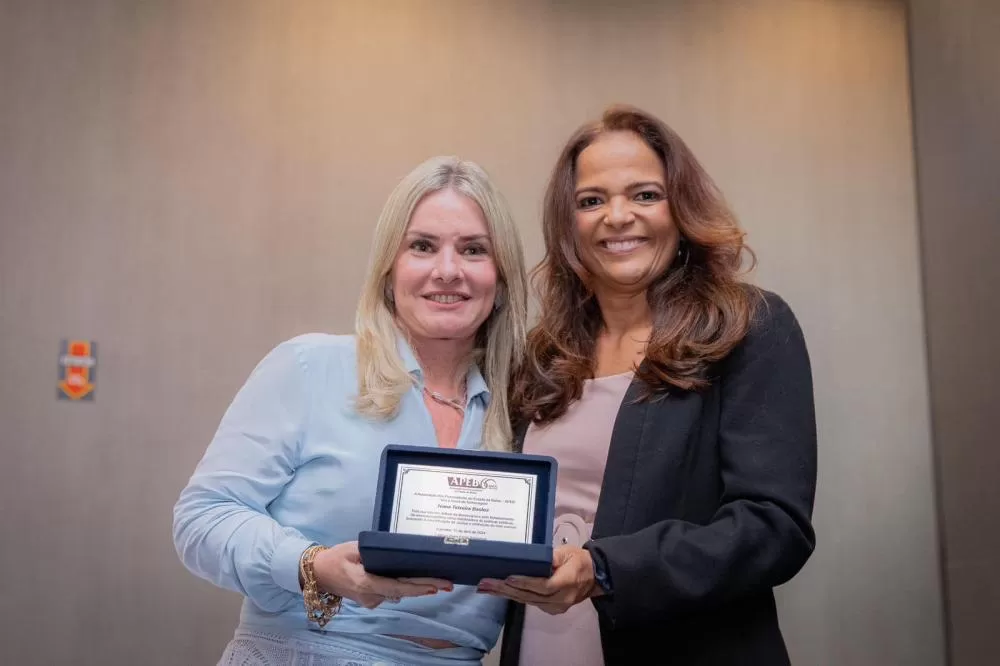 Deputada Ivana Bastos é homenageada em Sessão Especial de Lançamento da Frente Parlamentar em Defesa da Advocacia Pública 