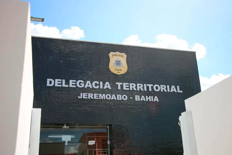 Quatro membros de uma família encontrados mortos em carro na Bahia