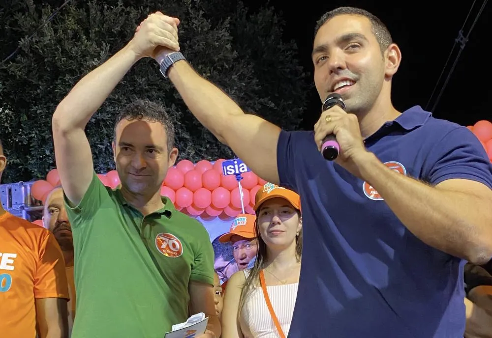 Com as presenças de Ronaldo Carletto e Deputados Fabrício Abrantes realiza caminhada e comício no Jardim Brasil