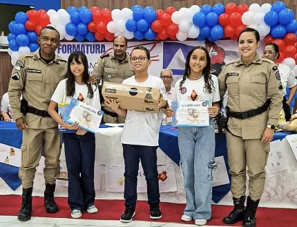 Formatura do PROERD reúne 224 alunos de quatro escolas em Brumado