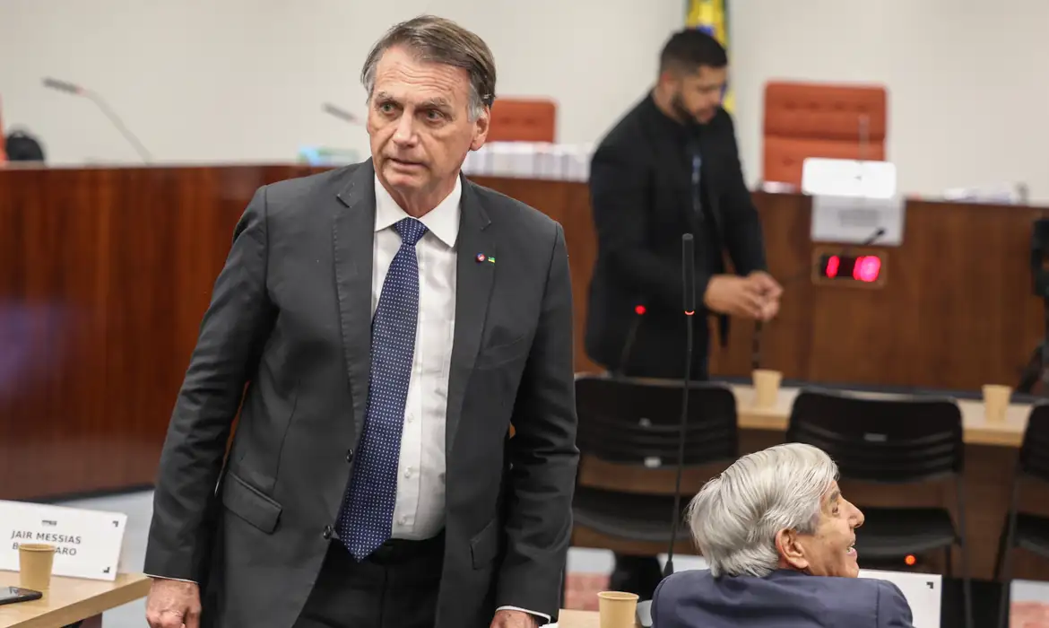 Bolsonaro é preso preventivamente em Brasília