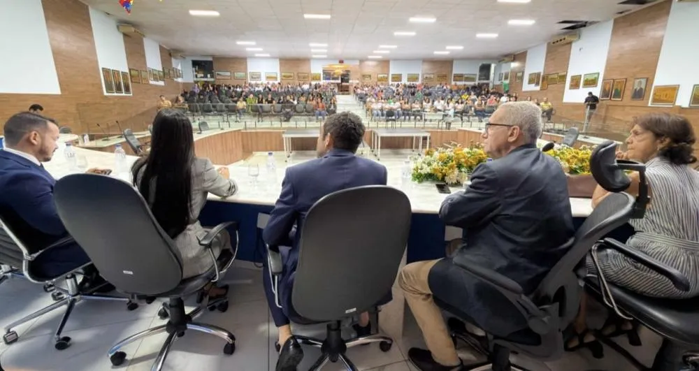 Autoridades e sociedade civil debatem implantação de centro de atendimento especializado em Brumado
