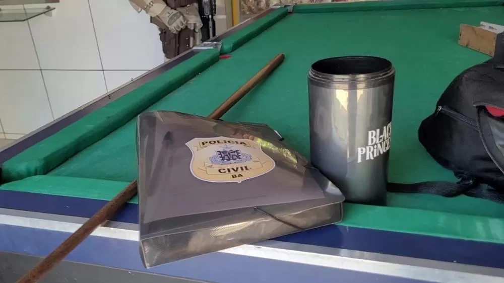 Polícia apreende arma de fogo durante operação em bar de Brumado