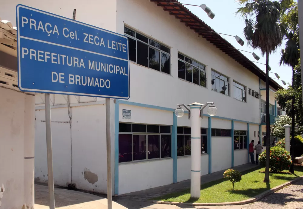 A Prefeitura de Brumado revogou a concorrência pública para contratação de empresa de pavimentação asfáltica