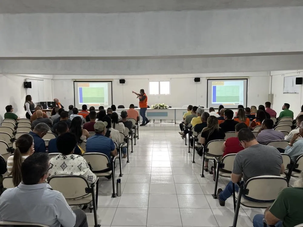 Brumado recebe reunião estratégica da Defesa Civil para fortalecimento das ações contra a estiagem