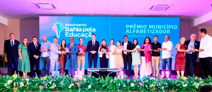 Movimento Bahia pela Educação: 11 cidades recebem Prêmio Município Alfabetizador