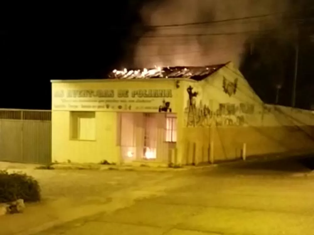 Casa é destruída por incêndio em Brumado