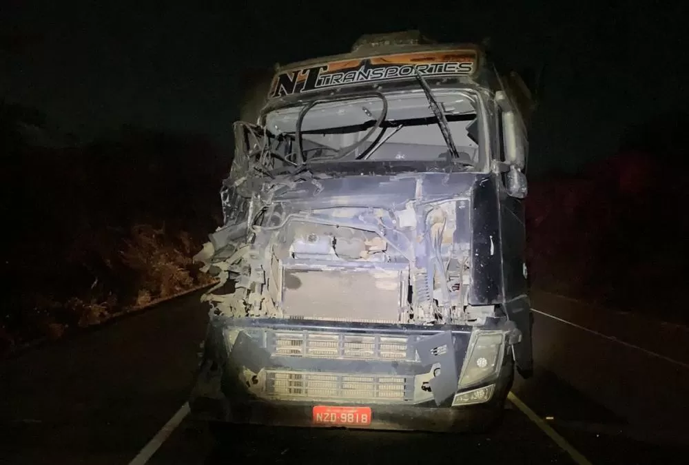 Colisão frontal resulta em acidente sem vítimas fatais na BA-262 trecho entre Anagé e Aracatu 