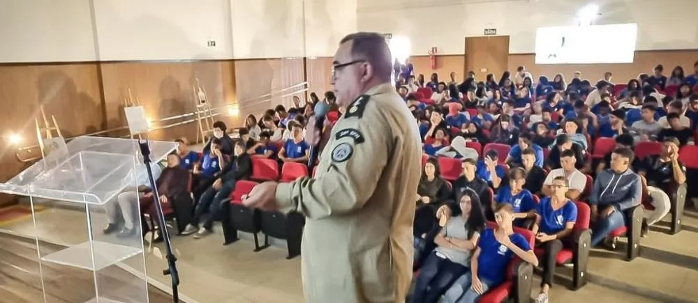 Palestra em Ituaçu destaca importância da cidadania nas eleições e segurança pública