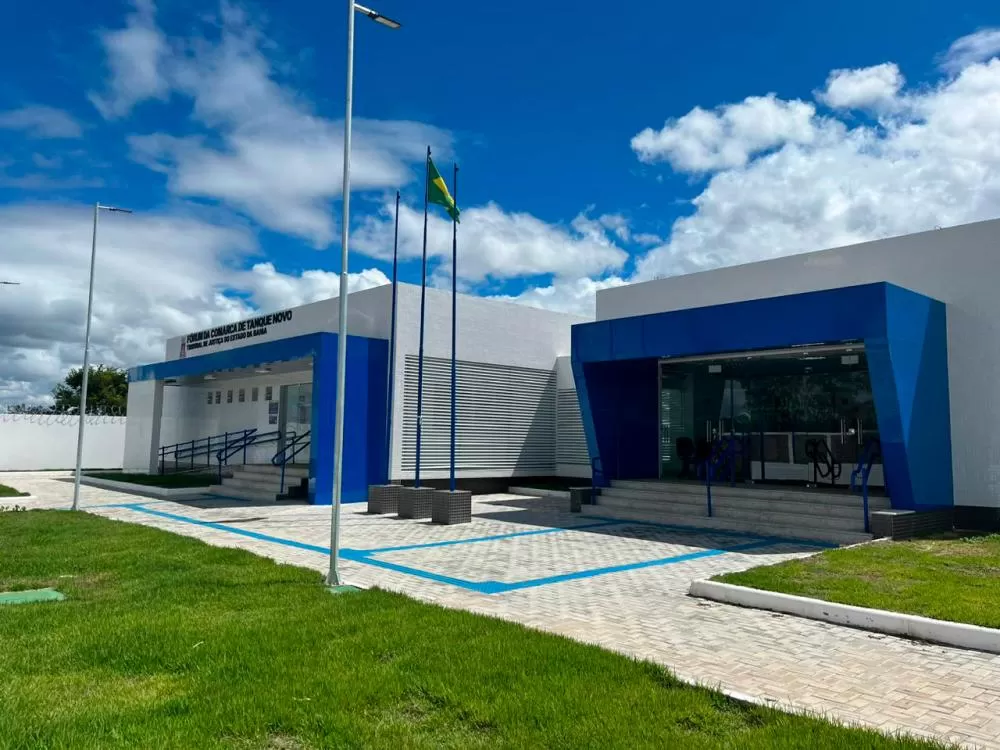 Tanque Novo: estudantes de nível fundamental visitam Fórum da Comarca
