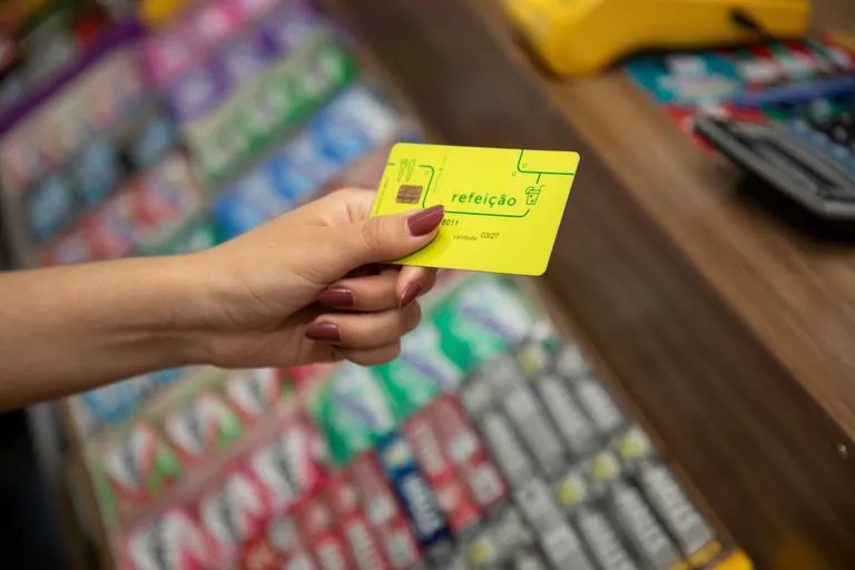 Na Bahia, modernização do vale-alimentação alcança 566,8 mil trabalhadores e 7,8 mil empresas