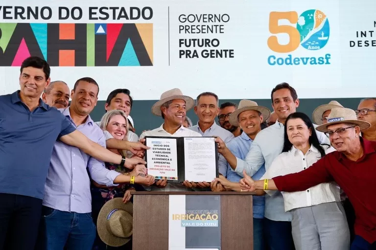 Deputado Vitor Bonfim participa de ato que autoriza realização de estudos para concessão do Projeto de Irrigação Vale do Iuiú