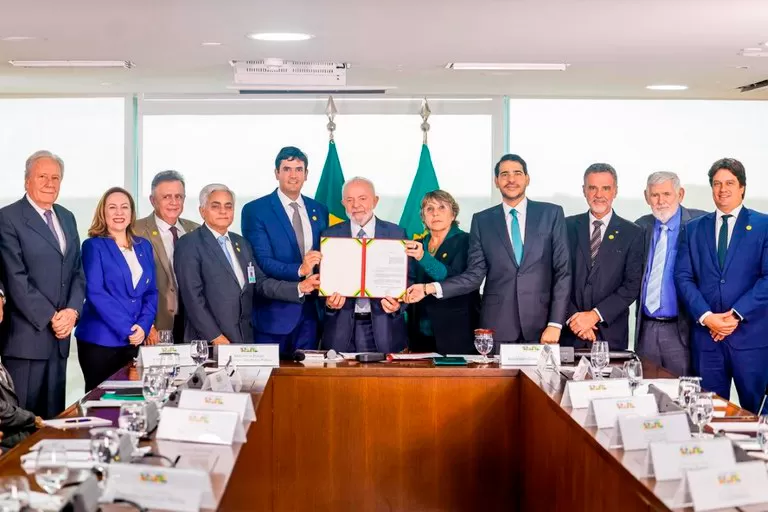 Presidente Lula sanciona lei que limita escolha de foro em processos judiciais
