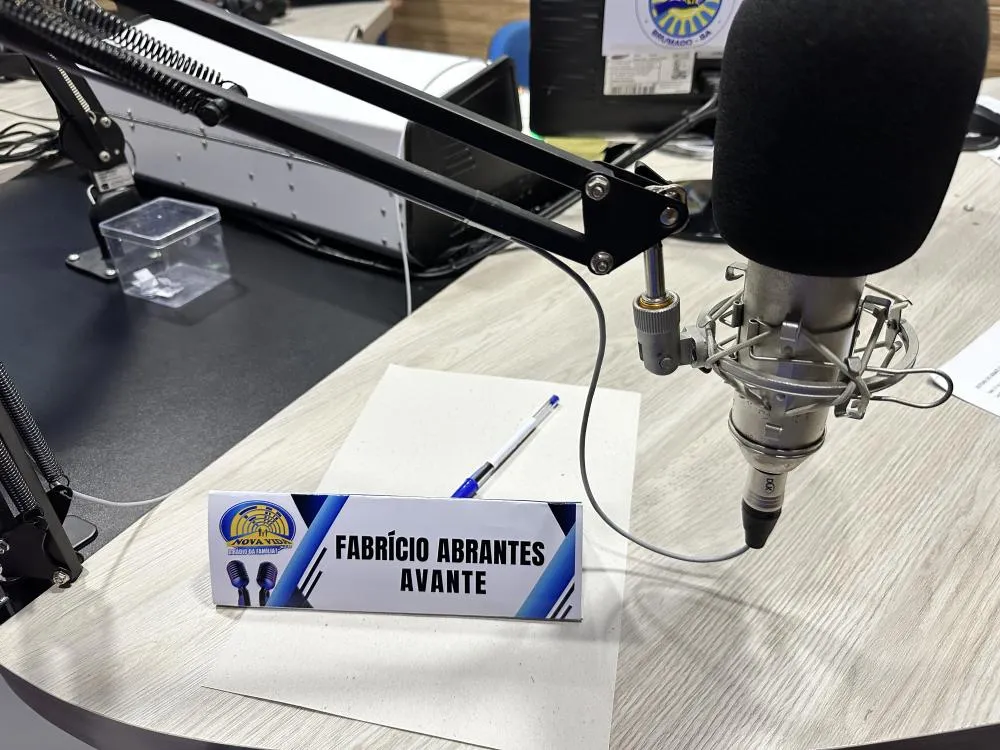 Fabrício Abrantes recusa debate na Rádio Nova Vida e prioriza debate nas ruas com a população