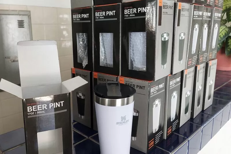 Polícia Militar apreende copos térmicos falsificados em terminal rodoviário de Brumado