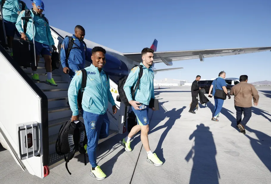 Seleção Brasileira desembarca em Las Vegas para enfrentar o Uruguai