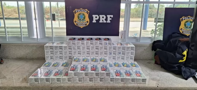 Após abordagem a ônibus, PRF apreende celulares e eletrônicos na BR 116 em Vitória da Conquista (BA