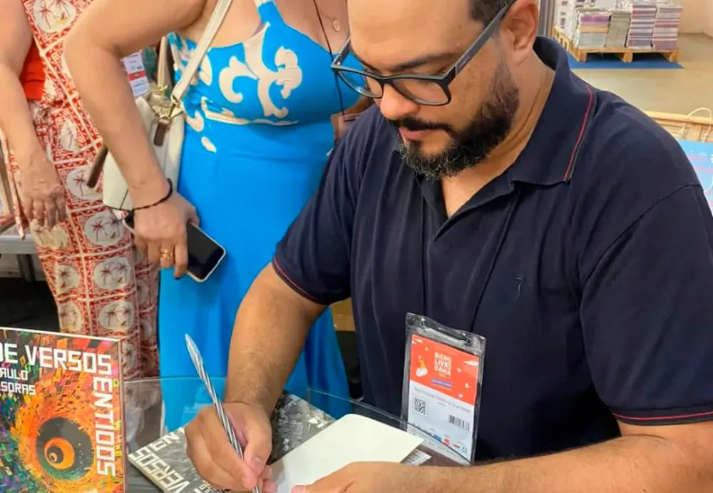 Escritor Paulo Esdras fará o lançamento de seu novo livro com exposição de artes visuais