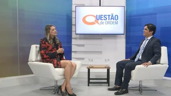 Deputado Vitor Bonfim participa do programa 'Questão de Ordem' da TV ALBA