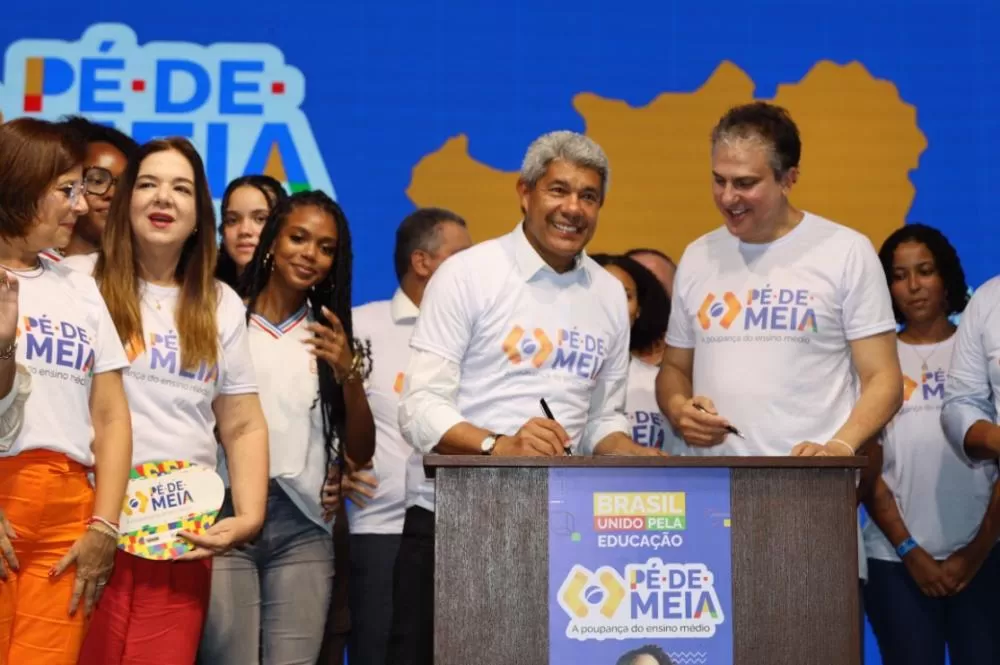 Governo do Estado formaliza adesão da Bahia ao programa Pé-de-Meia