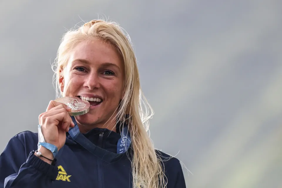 Histórica medalha olímpica de Tati Weston-Webb premia talento da ‘capitã’ do surfe feminino brasileiro e reforça planejamento bem-sucedido