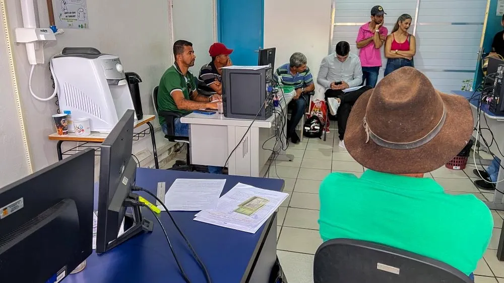 Prefeitura de Brumado convida agricultores para encontro e entrega de carteiras do CAF nesta quarta-feira (16)