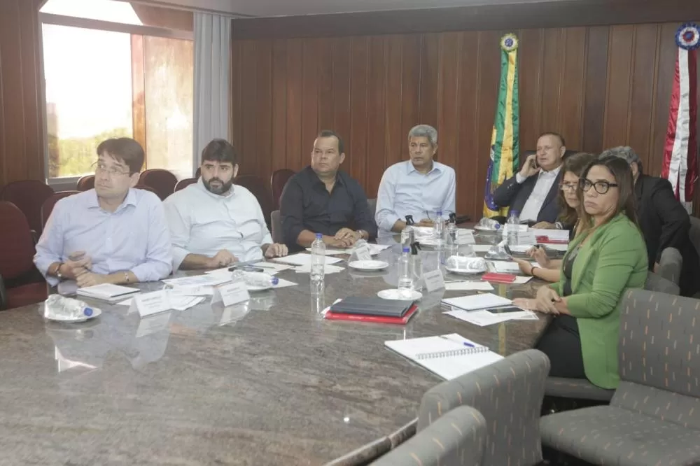 Água potável e energia elétrica são prioridades do Governo do Estado para socorrer municípios inundados 