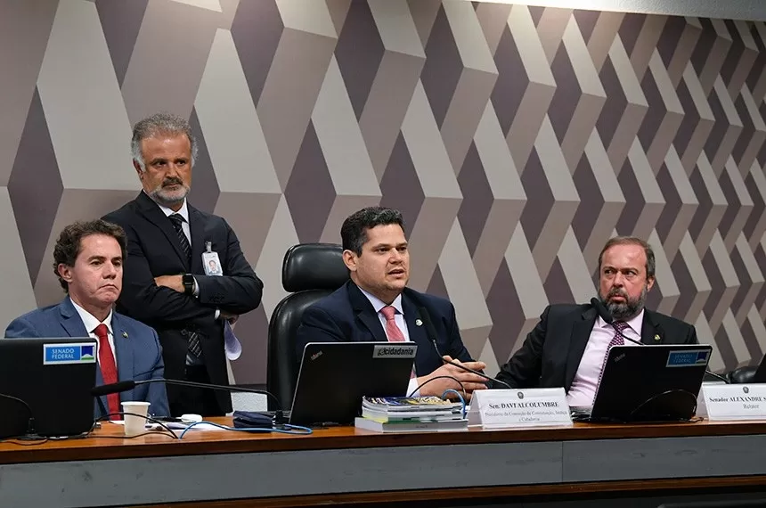 CCJ aprova PEC da Transição; texto vai ao Plenário