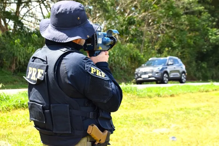 Feriadão marcado por flagrantes de excesso de velocidade nas estradas baianas